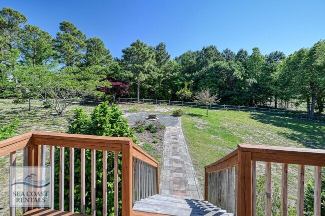 Building Photo - RARE AVAILABLE SUMMER RENTAL MAY-OCTOBER