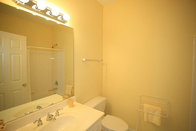 Building Photo - 1710 Sugarloaf Club Dr
