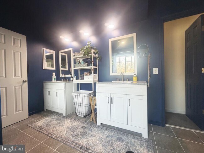 Building Photo - 1703 Aldin Ct