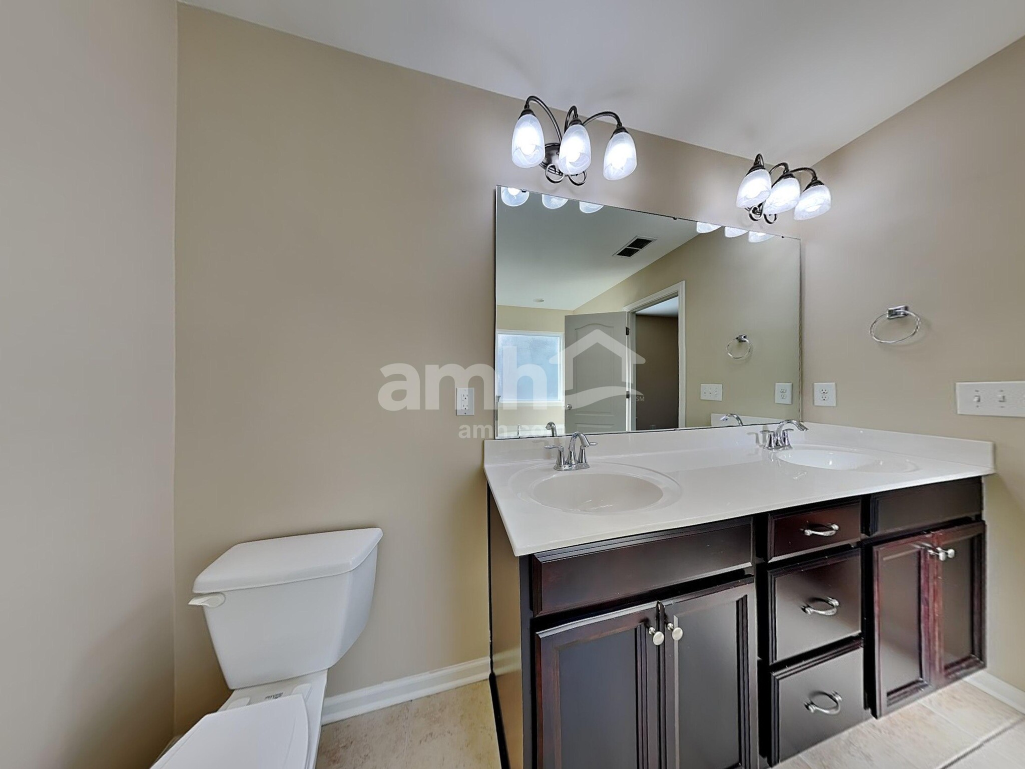 Building Photo - 1104 Wainscott Dr