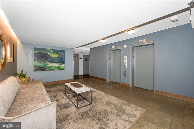 Building Photo - 4410 Oglethorpe St