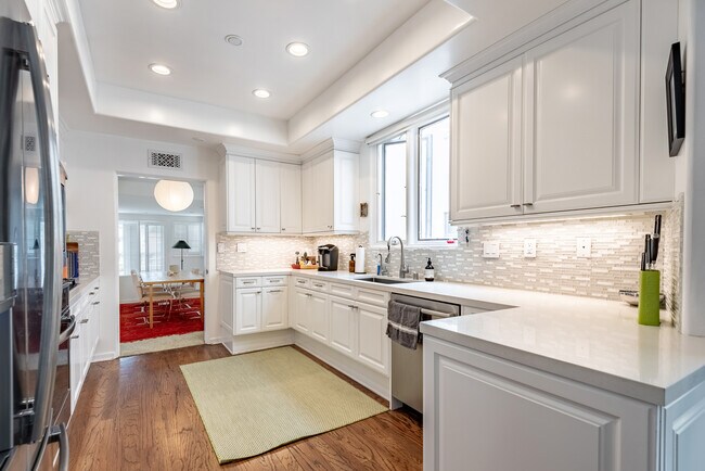 Building Photo - 15425 Antioch St