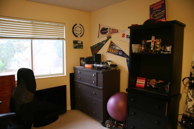 B105 Bedroom - 8555 Fairmount Dr