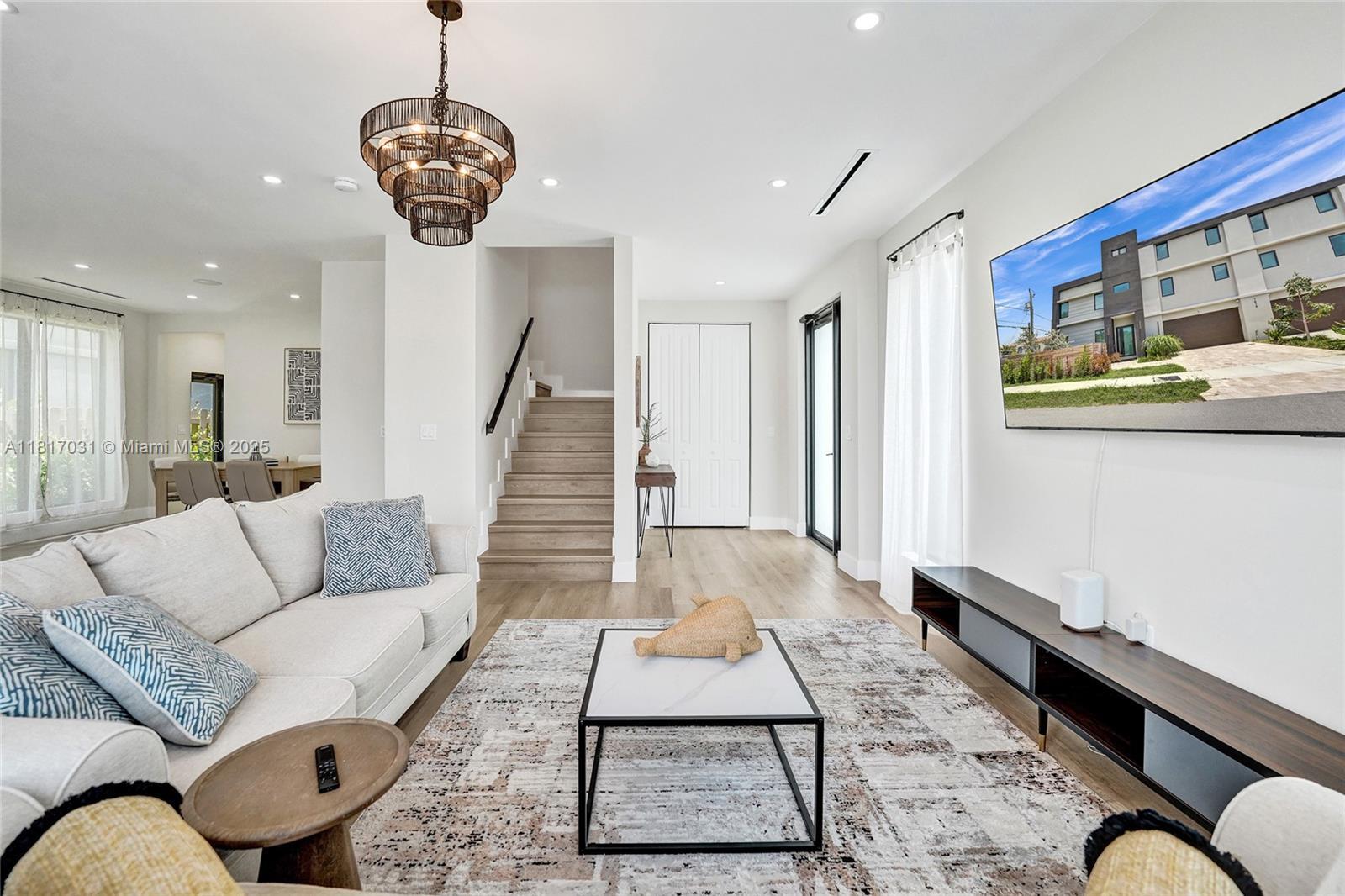 Building Photo - 1619 NW 11th Ave