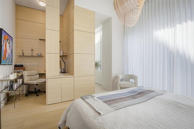 Building Photo - 4701 Meridian Ave