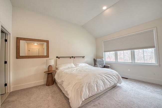 Building Photo - 35 Metacomet Rd