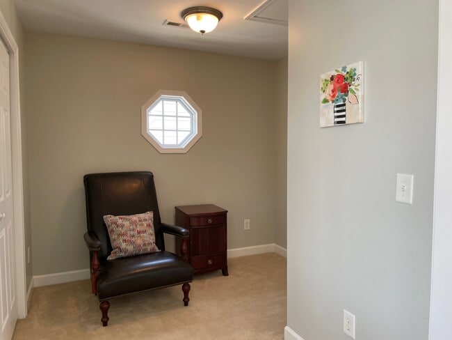 Nook in Bedroom 1 - 11 Charleston Ct