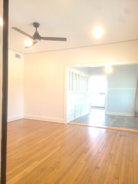 Living Hall - 4703 Chenevert St