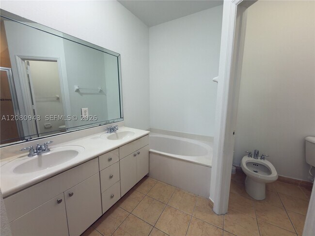 Building Photo - 7978 SW 166th Pl