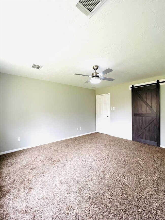 Building Photo - 8426 Woodland Knoll Ln