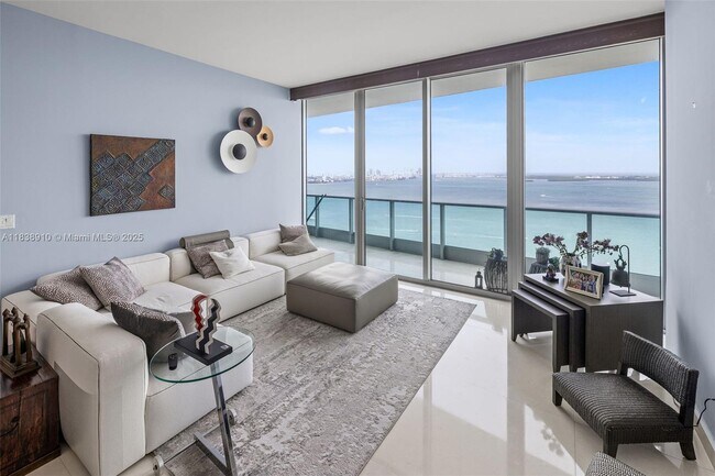 Building Photo - 1331 Brickell Bay Dr
