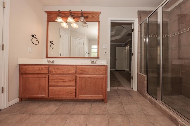 Building Photo - 8 Rosewood Cir