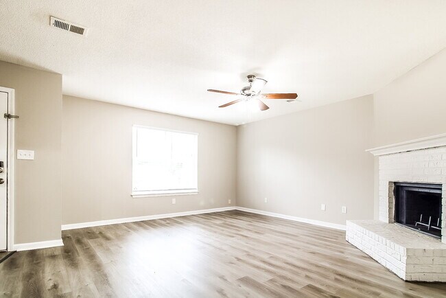 Building Photo - 5731 Riverhead Ave