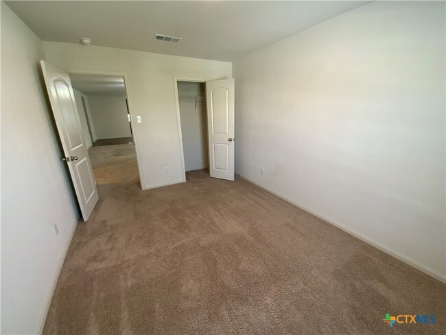 Building Photo - 208 Allington Cir