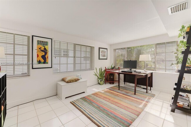Building Photo - 7548 SW 58th Ave
