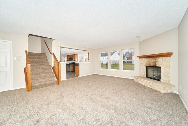 Building Photo - Large 4 Bedroom and Brownsburg Schools!