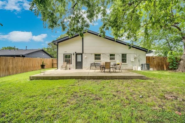 Building Photo - 206 E Chico Dr
