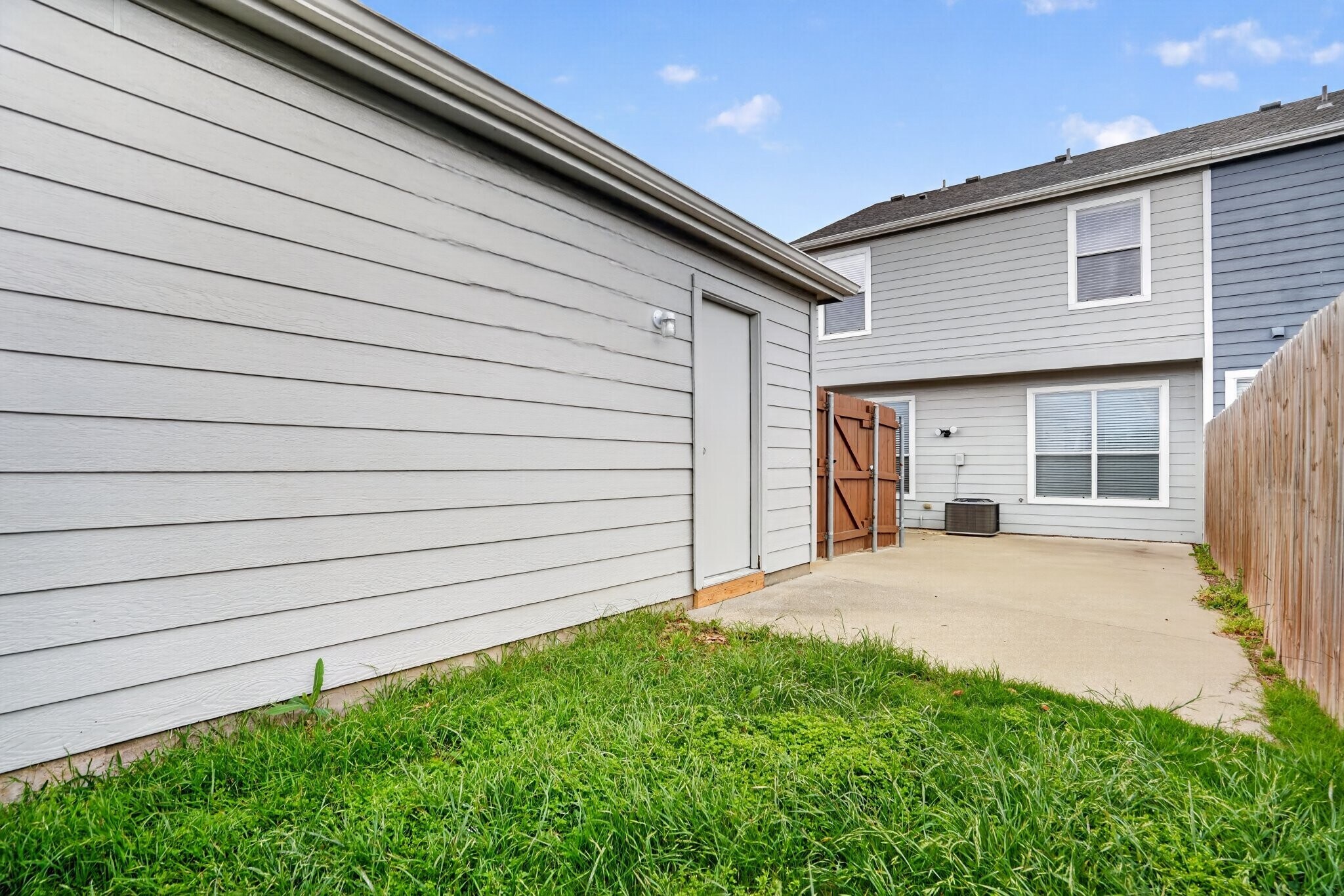 Building Photo - 10624 Traymore Dr