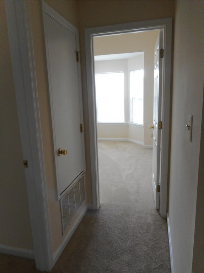 Building Photo - 104 Bayland Dr