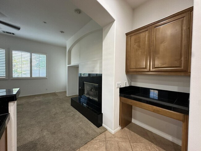 Building Photo - 13 Vista Mirage Way