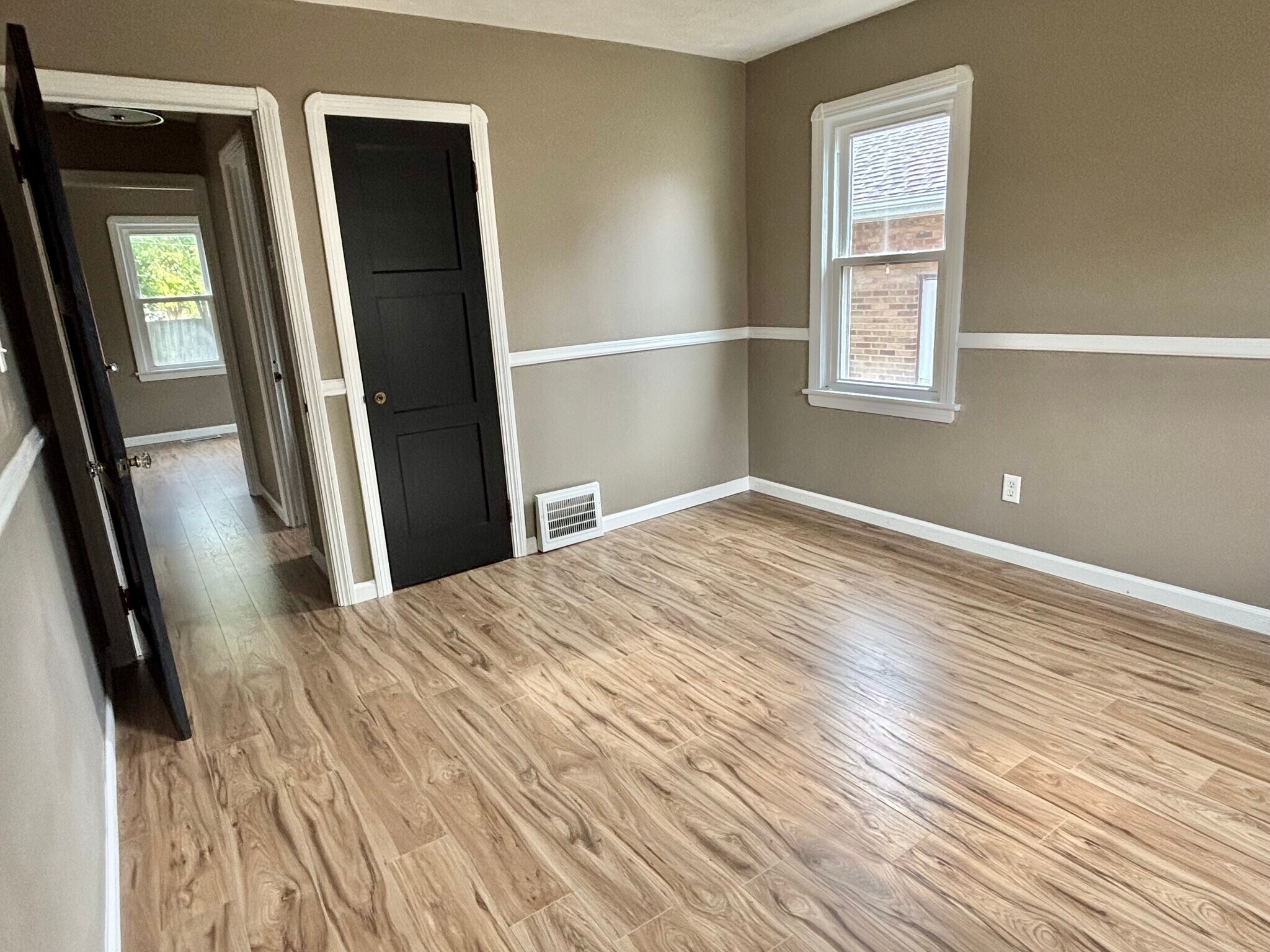 Building Photo - 3312 Brookview Blvd