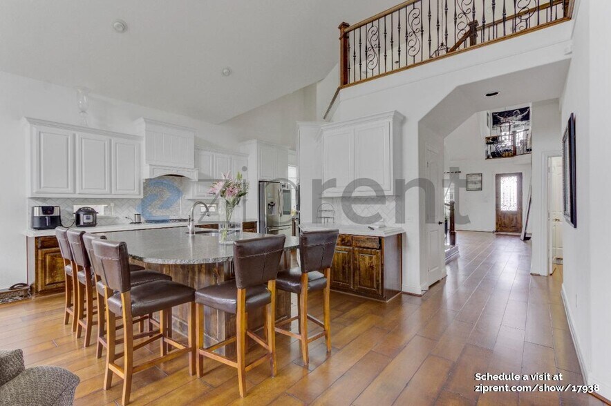 Building Photo - 14108 Signal Hill Dr