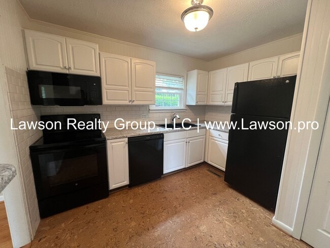 Building Photo - Nice, Three Bedroom Brick Ranch in City of...