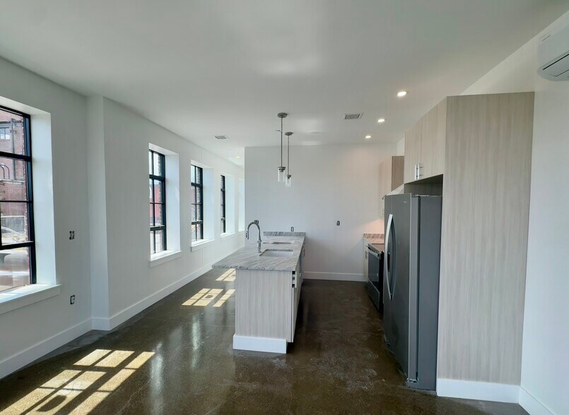 Building Photo - Rumery Lofts