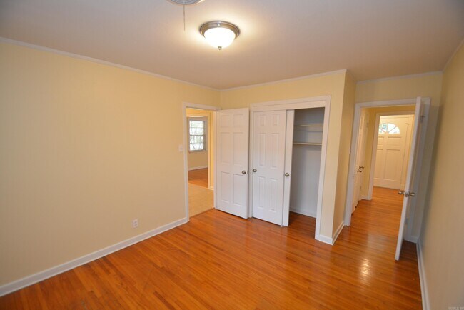 Building Photo - 5709 Windamere Dr