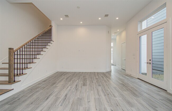 Building Photo - 8930 Spring Knoll Forest Dr