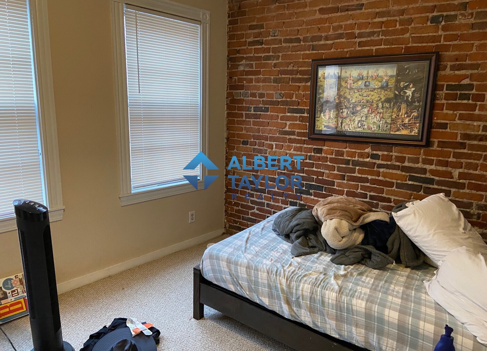 Building Photo - 82 Phillips St