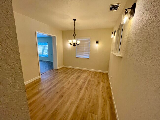 Building Photo - 146 Euclid Blvd