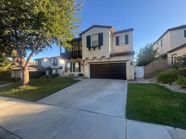 Building Photo - Stunning 5-Bedroom Pool Home with Private ...