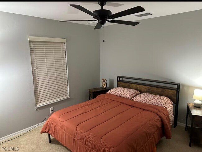 Building Photo - 1804 NW 20th Pl