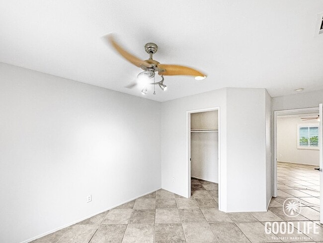 Building Photo - Price Reduced! Stunning Irvine 4BR Home – Private Yard & 2-Car Garage