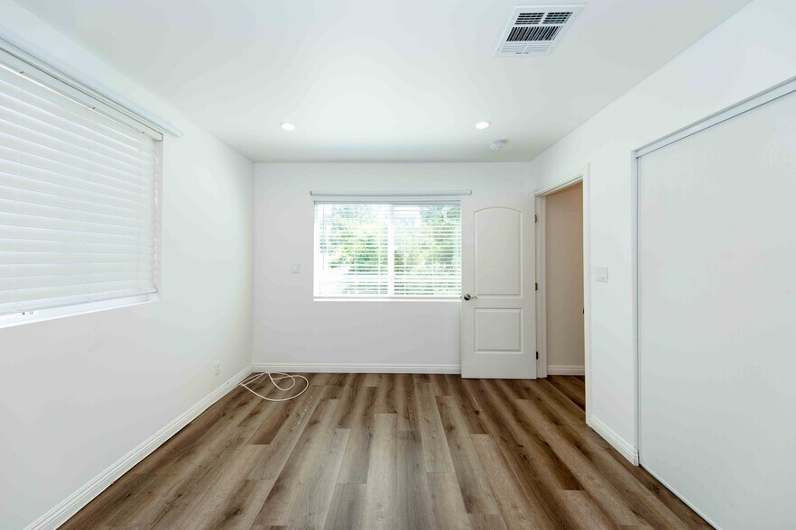 Building Photo - 22849 Macfarlane Dr