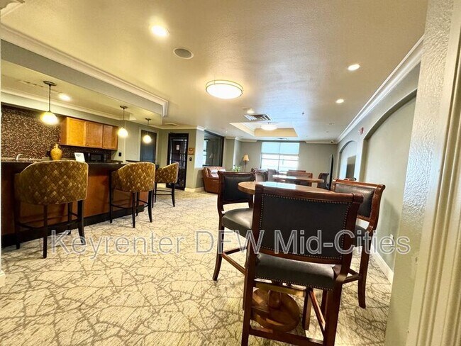 Building Photo - 330 E Las Colinas Blvd