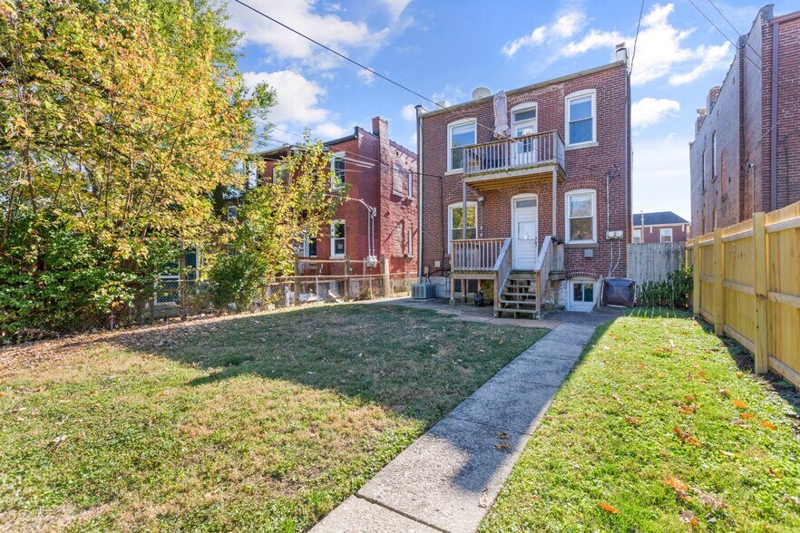 Building Photo - 4011 Hartford St