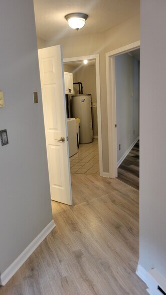 Building Photo - 615 Hilltop Ter