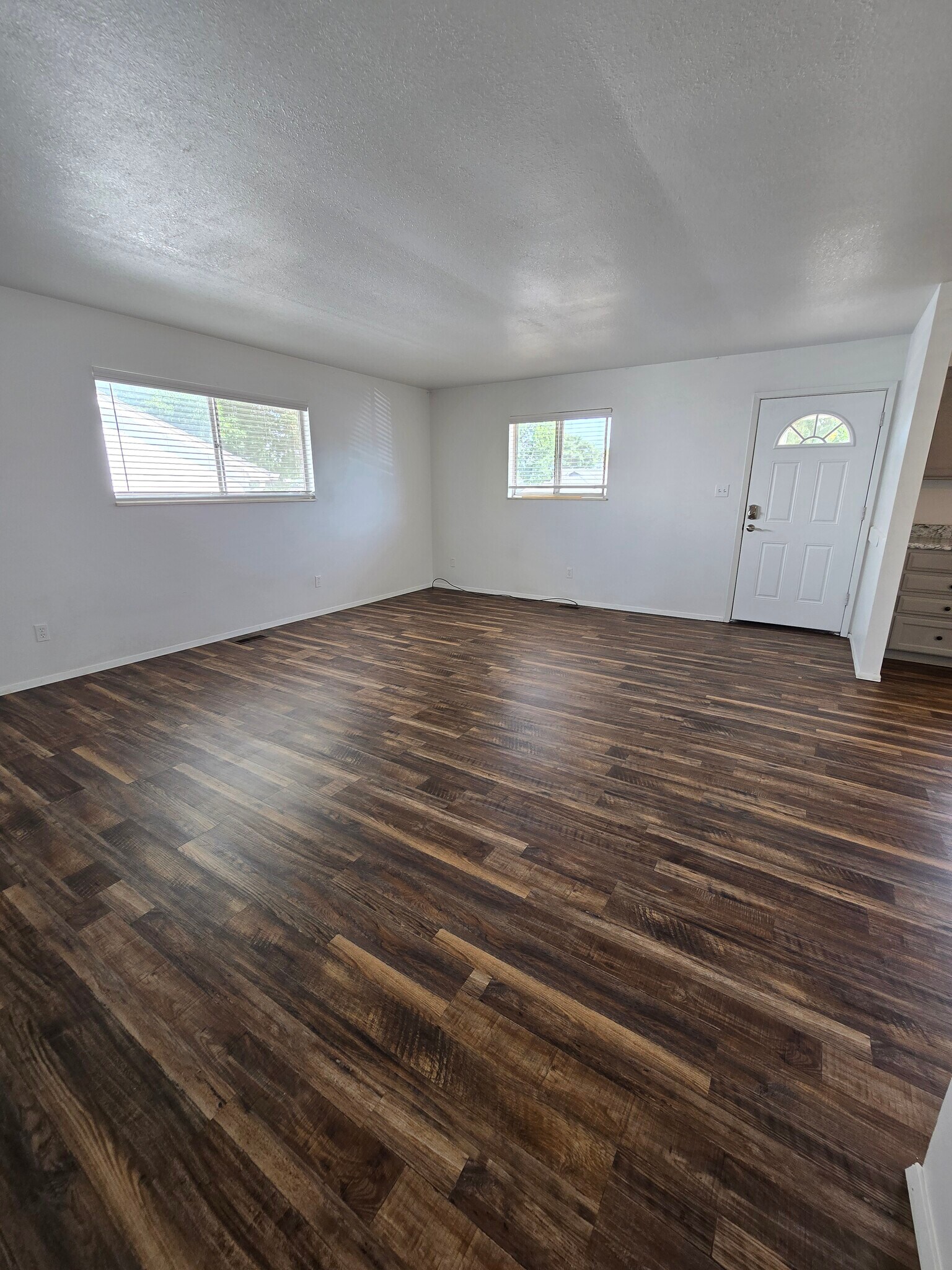 Building Photo - 805 Woodlawn Ave
