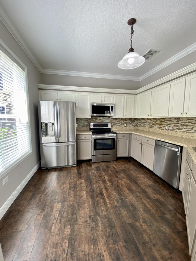 Building Photo - 1343 Broken Oak Dr