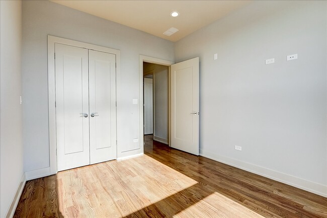 Building Photo - 6456 S Woodlawn Ave