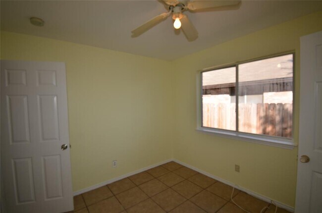 Building Photo - 4729 Castleman Dr