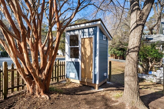 Building Photo - 2be/1ba House in the Heart Of Carrboro with Gym & Sauna