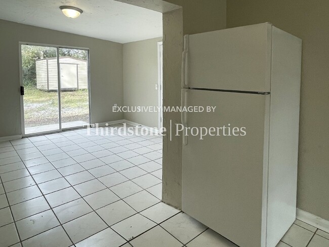 Building Photo - 10452 Pinehurst Dr