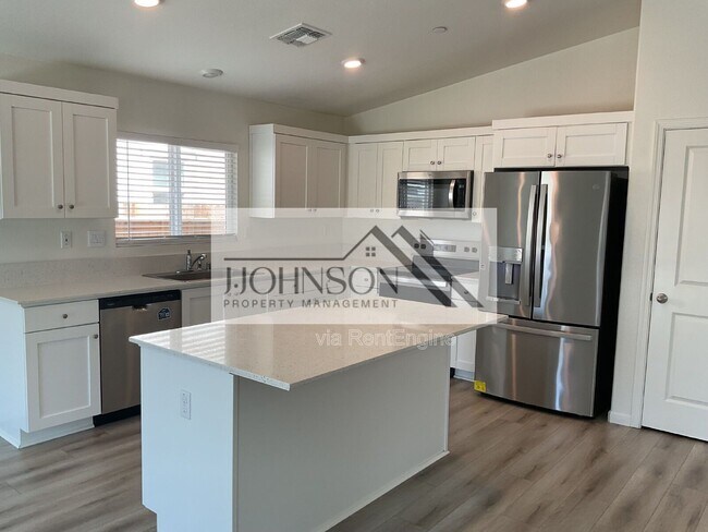 Building Photo - 2456 Enantio St