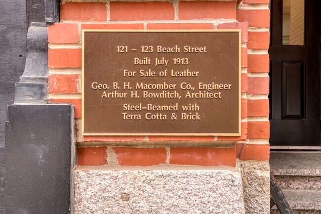 Building Photo - 121 Beach St