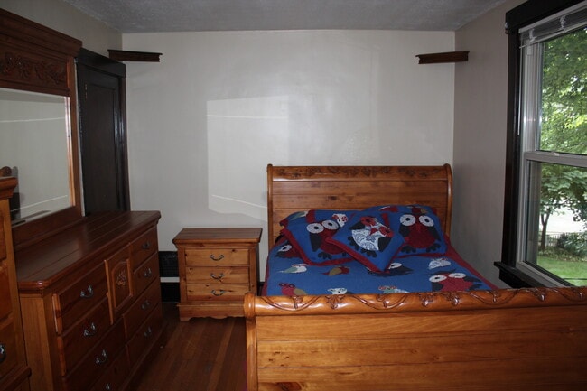 Building Photo - 1004 Winterton St