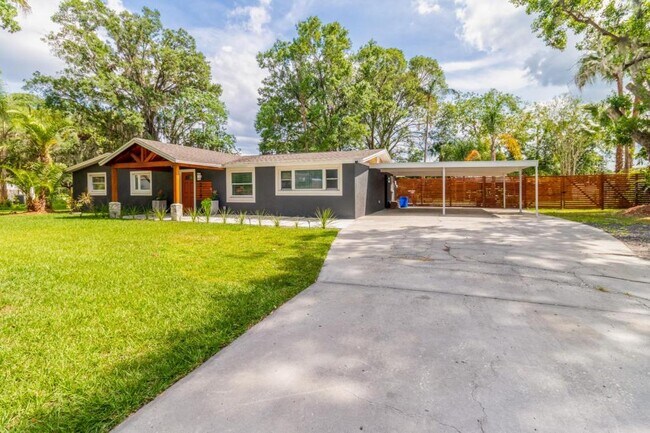 Building Photo - 219 S Webb Rd