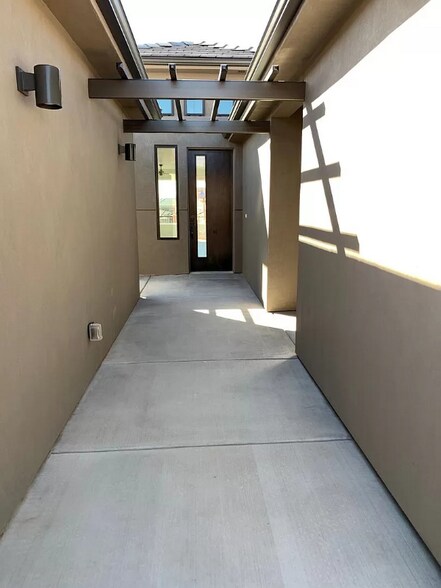 Building Photo - 948 Jonathon Dr